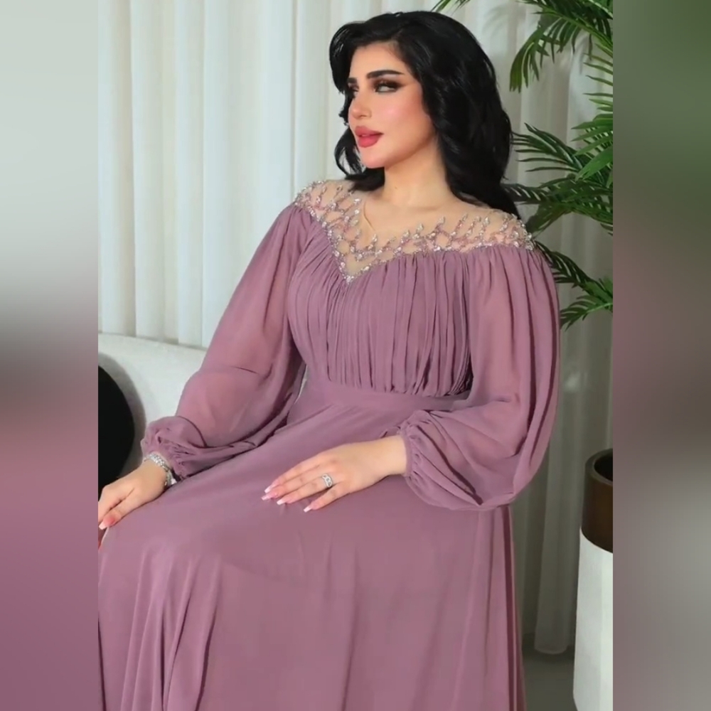 ⚫ D002 - NWT GORGEOUS EMBELLISHED BLUSH EVENING GOWN